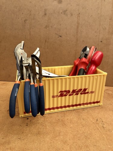 Model dhl shipping - 1:30,